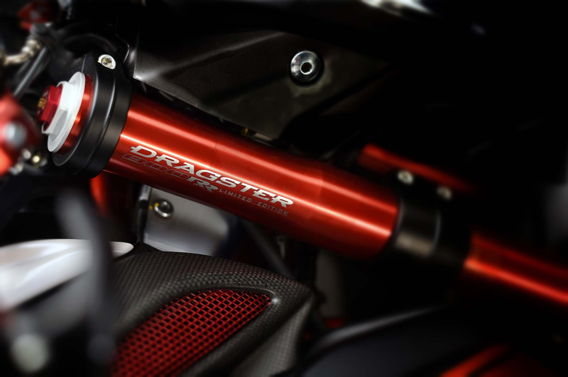 Illustration for article titled 2016 MV Agusta Brutale 800 And Lewis Hamilton Dragster RR: Small Changes And More Bling
